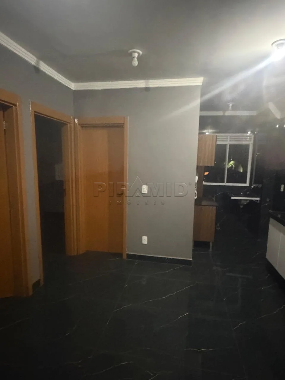 Alugar Apartamento / Padr&atilde;o em Ribeir&atilde;o Preto R$ 1.500,00 - Foto 4