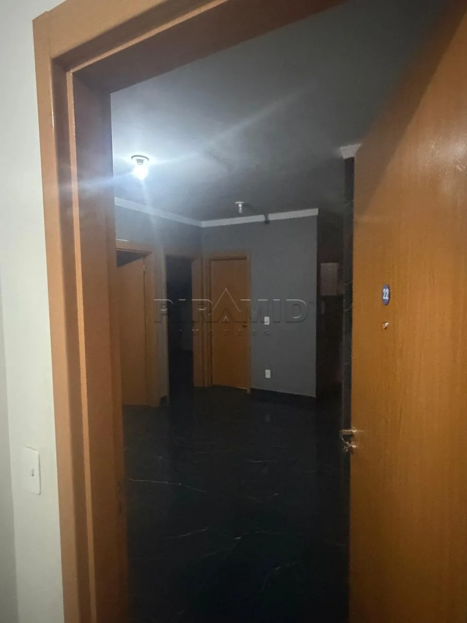 Alugar Apartamento / Padr&atilde;o em Ribeir&atilde;o Preto R$ 1.500,00 - Foto 1