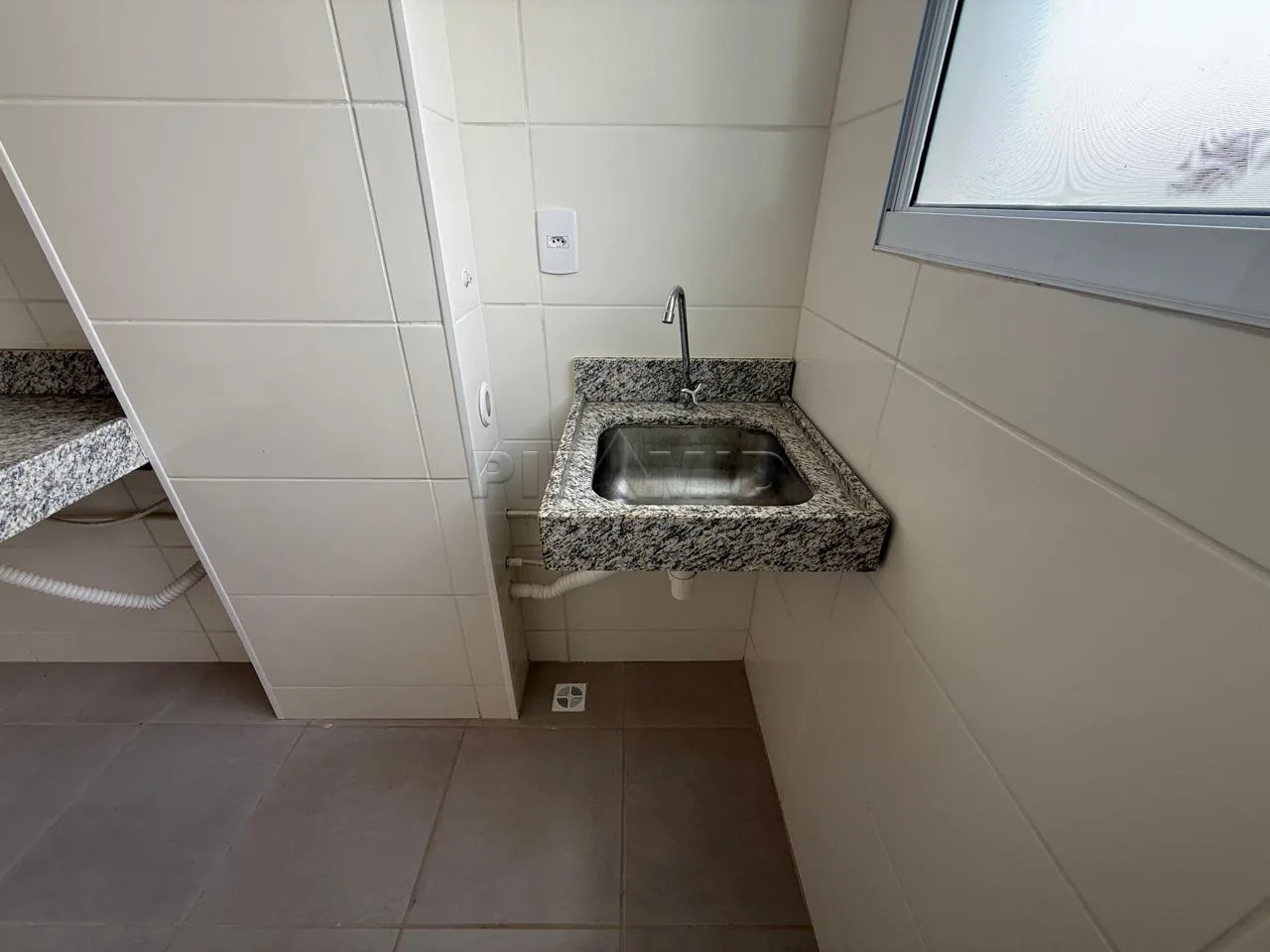 Alugar Apartamento / Padr&atilde;o em Ribeir&atilde;o Preto R$ 1.200,00 - Foto 3