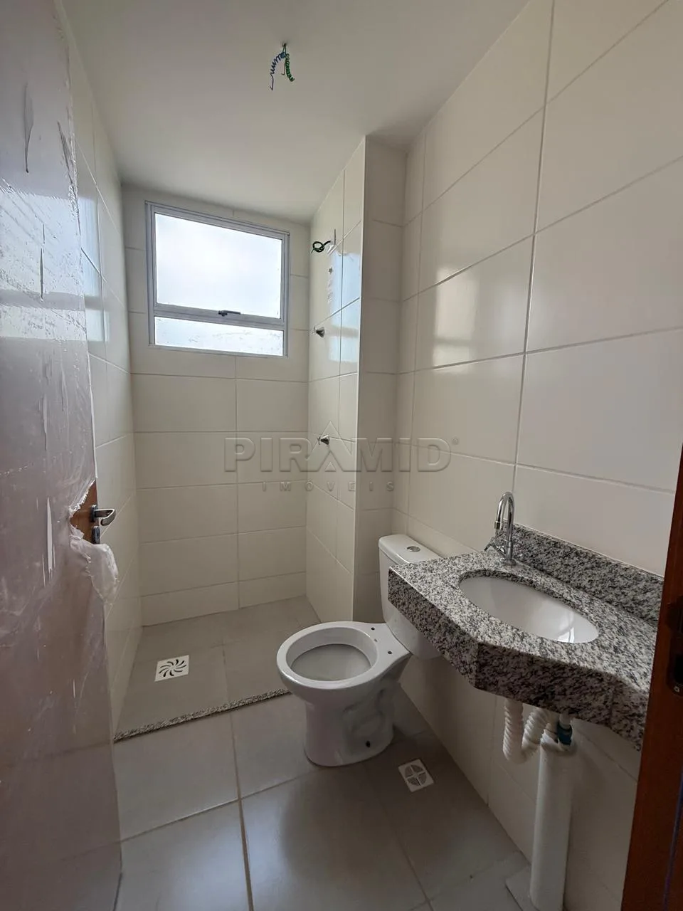 Alugar Apartamento / Padr&atilde;o em Ribeir&atilde;o Preto R$ 1.200,00 - Foto 4