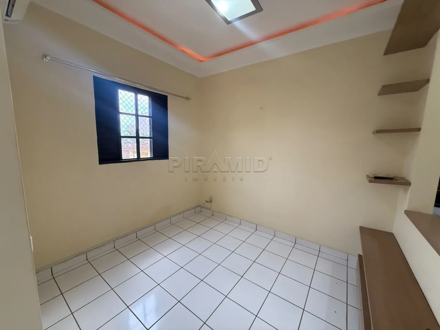 Alugar Apartamento / Padr&atilde;o em Ribeir&atilde;o Preto R$ 1.350,00 - Foto 5