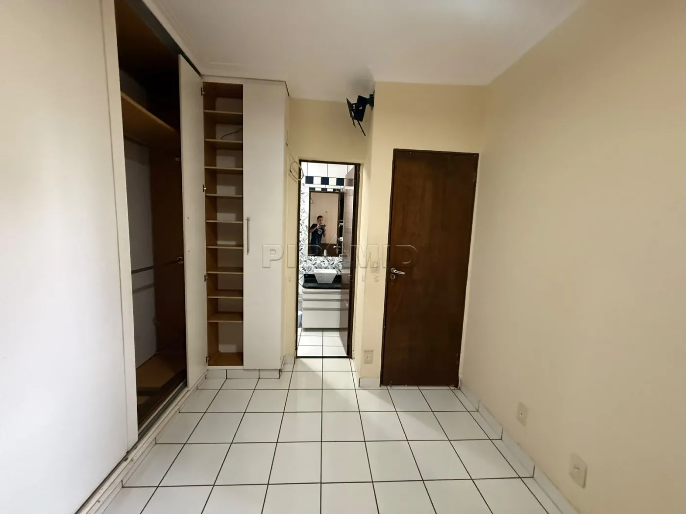 Alugar Apartamento / Padr&atilde;o em Ribeir&atilde;o Preto R$ 1.350,00 - Foto 12