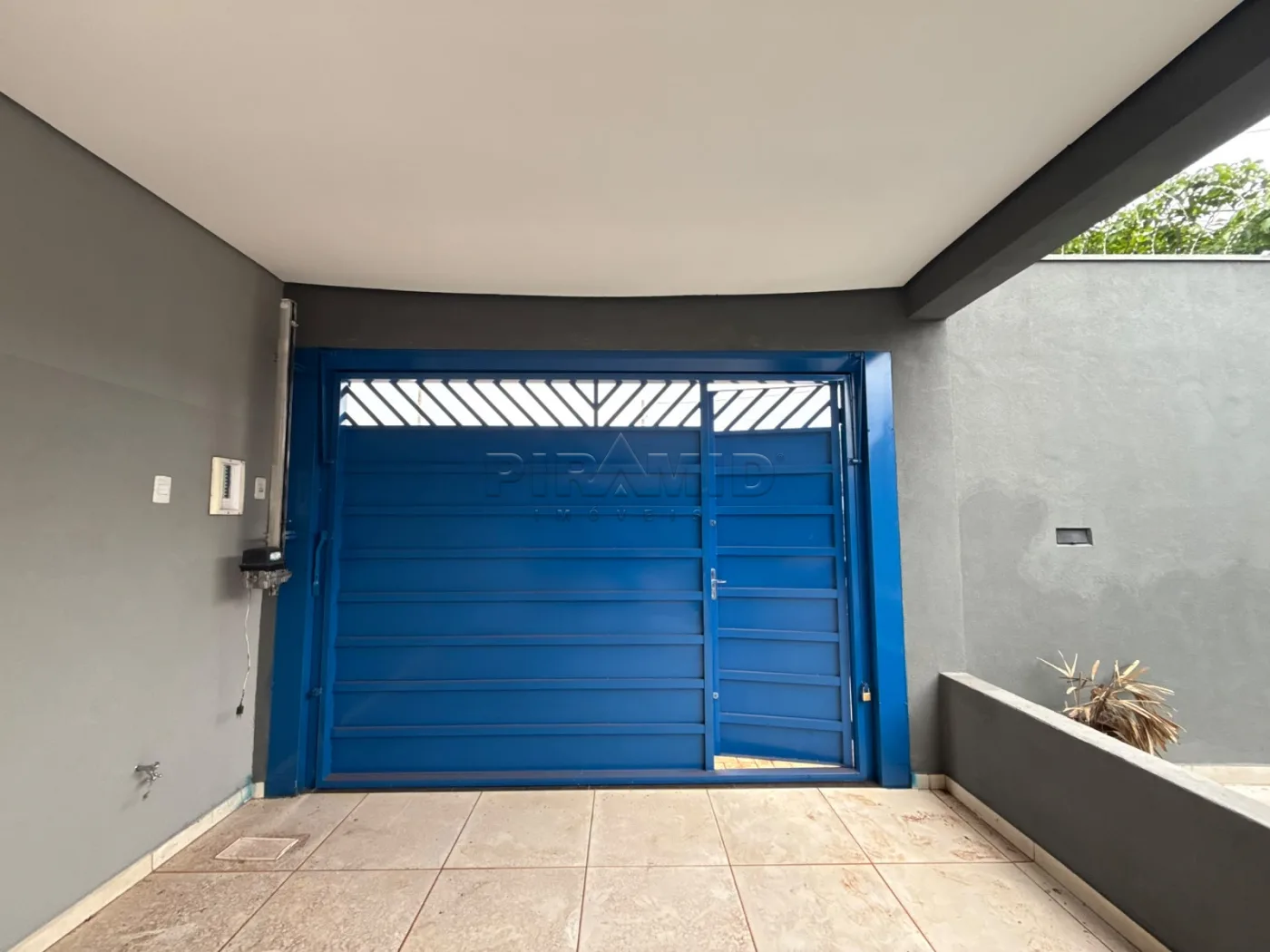 Alugar Casa / Padr&atilde;o em Ribeir&atilde;o Preto R$ 4.100,00 - Foto 1