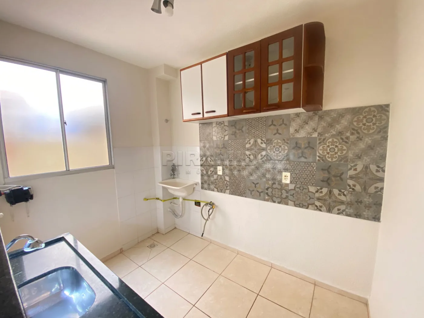 Alugar Apartamento / Padr&atilde;o em Ribeir&atilde;o Preto R$ 1.000,00 - Foto 4