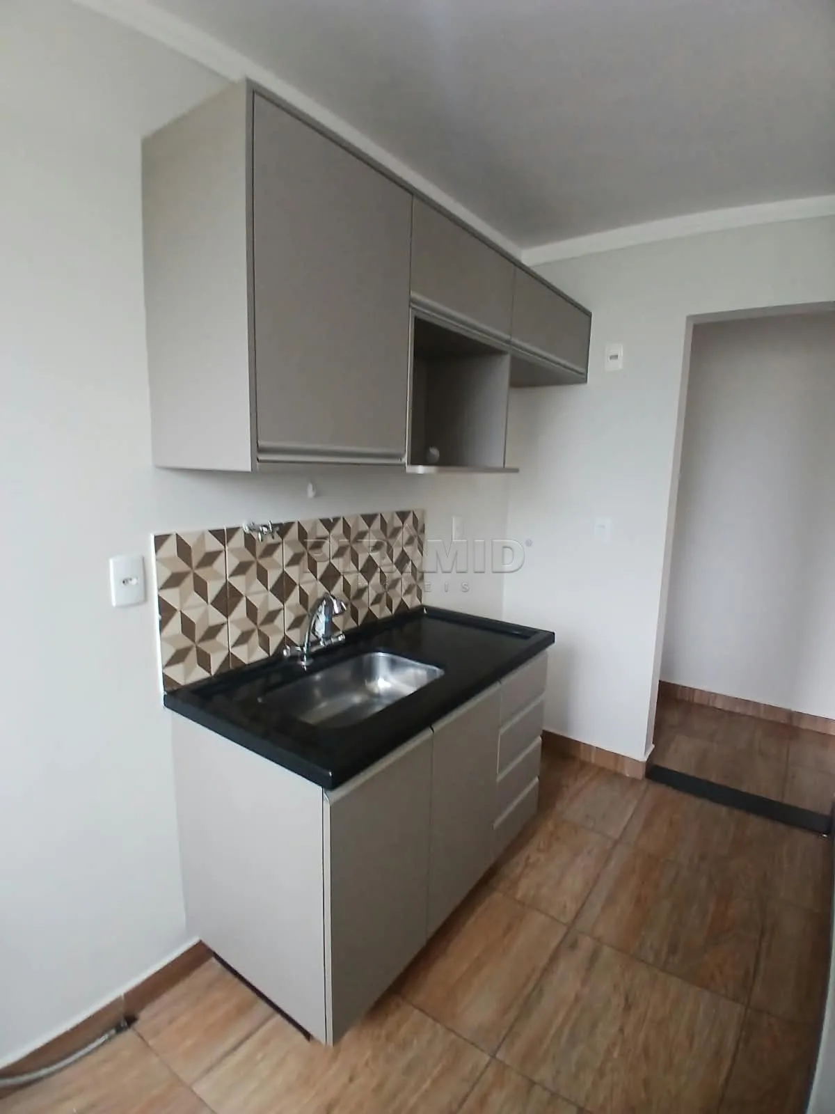 Alugar Apartamento / Padr&atilde;o em Ribeir&atilde;o Preto R$ 1.500,00 - Foto 3