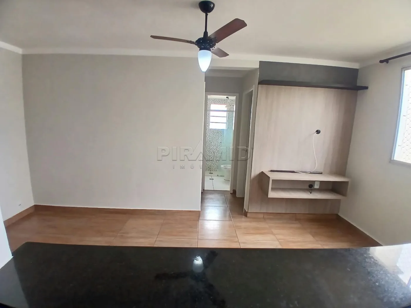 Alugar Apartamento / Padr&atilde;o em Ribeir&atilde;o Preto R$ 1.500,00 - Foto 5