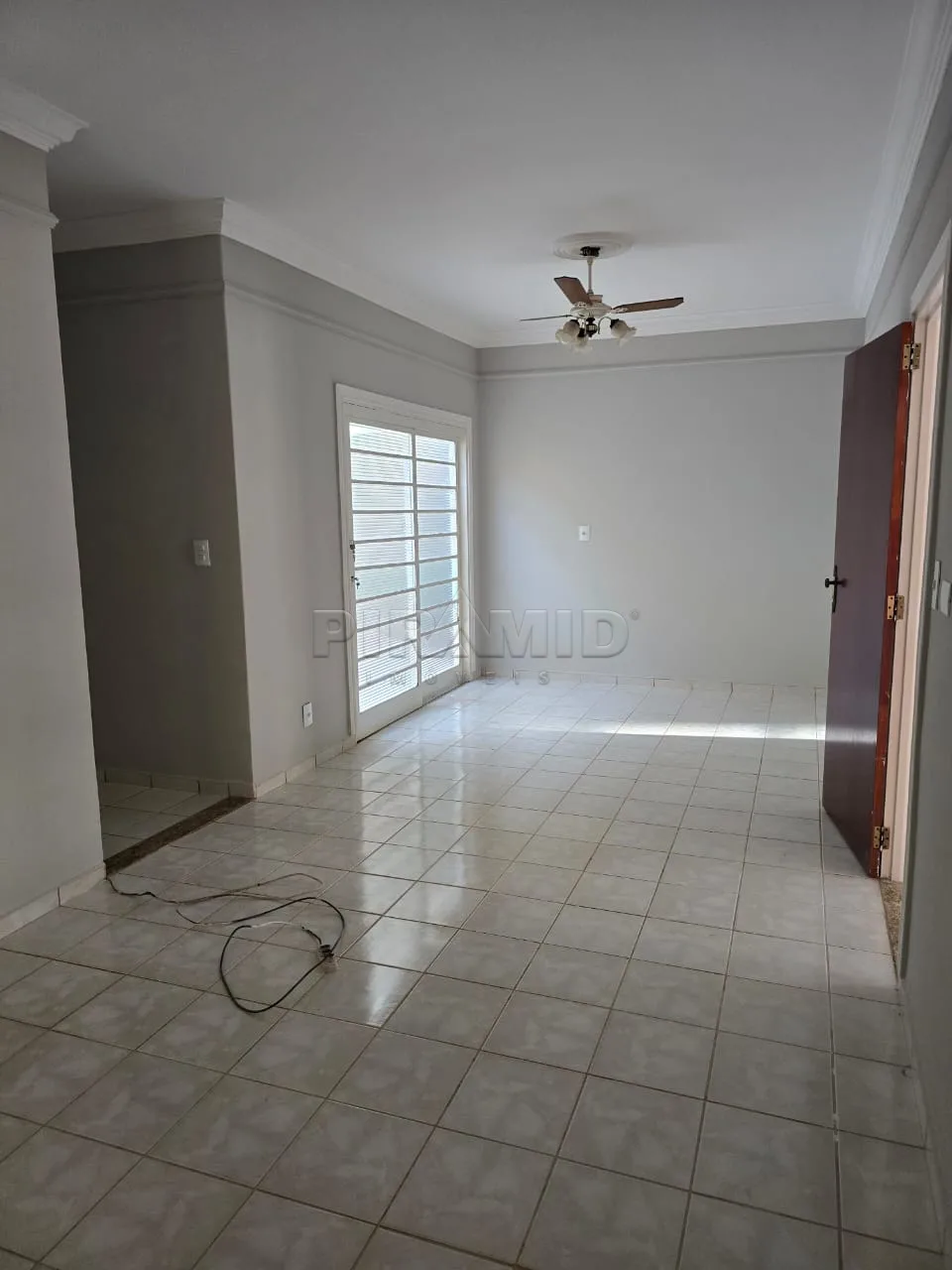 Comprar Casa / Padr&atilde;o em Ribeir&atilde;o Preto R$ 399.900,00 - Foto 4