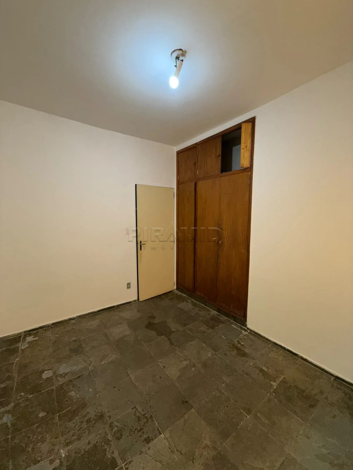 Alugar Casa / Padr&atilde;o em Ribeir&atilde;o Preto R$ 4.500,00 - Foto 4