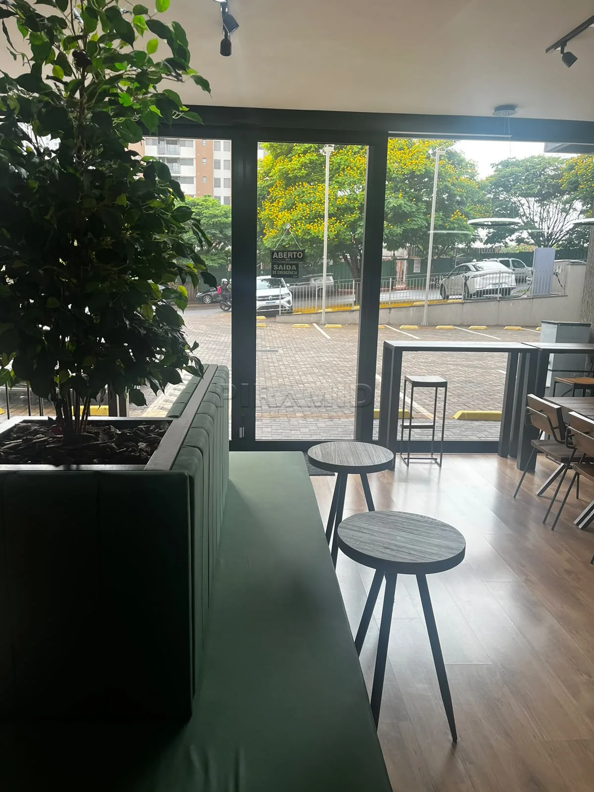 Alugar Comercial / Sal&atilde;o em Ribeir&atilde;o Preto R$ 15.000,00 - Foto 4