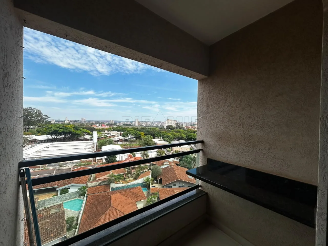 Alugar Apartamento / Padr&atilde;o em Ribeir&atilde;o Preto R$ 1.800,00 - Foto 4