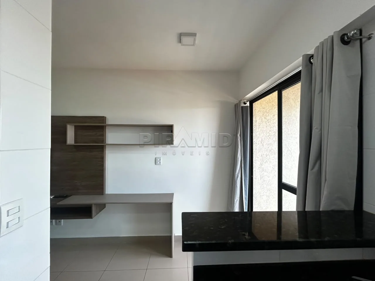 Alugar Apartamento / Padr&atilde;o em Ribeir&atilde;o Preto R$ 1.800,00 - Foto 5