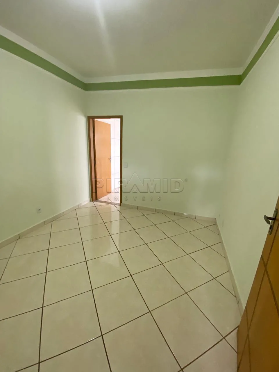 Alugar Casa / Padr&atilde;o em Ribeir&atilde;o Preto R$ 2.700,00 - Foto 3