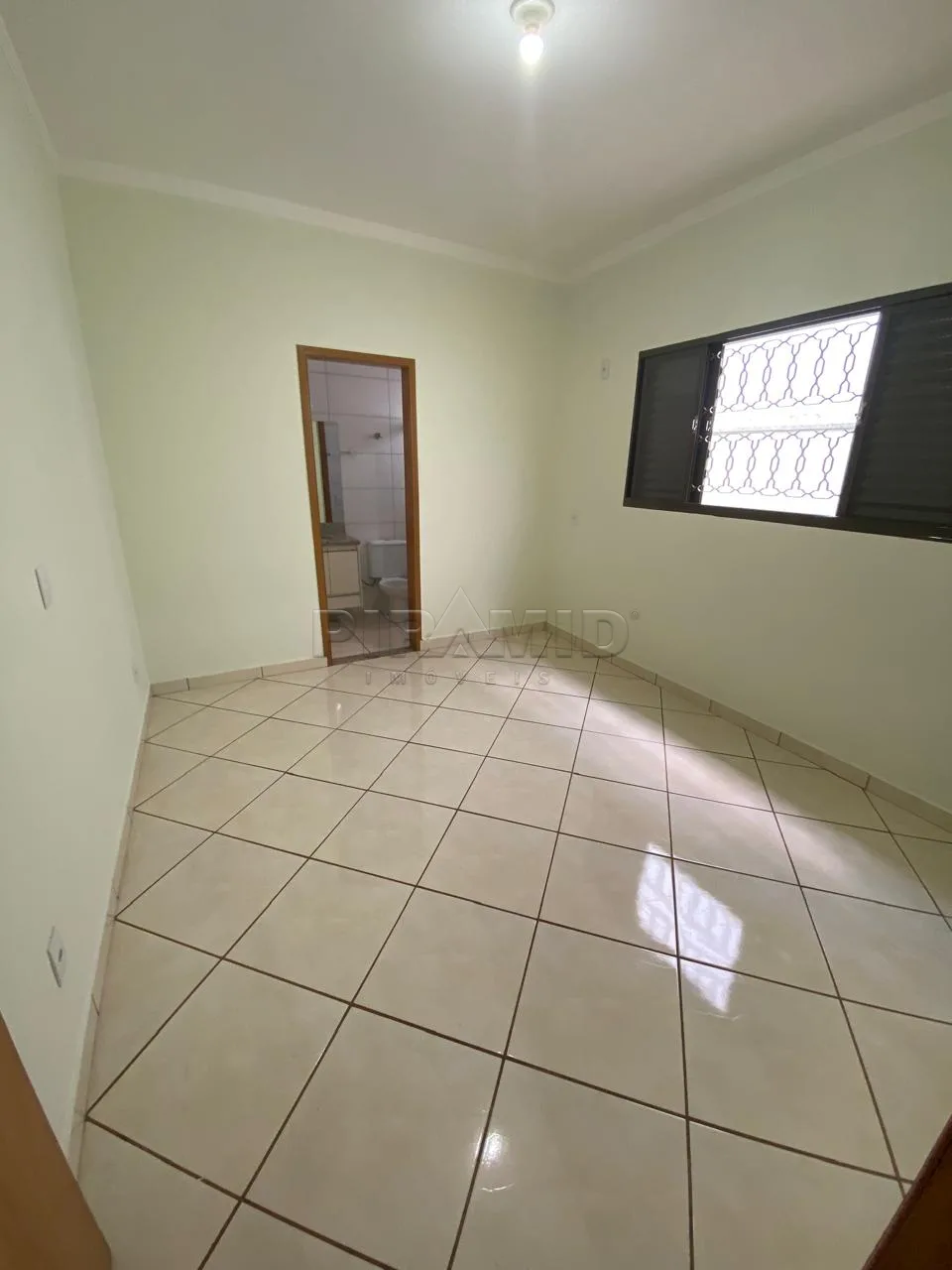 Alugar Casa / Padr&atilde;o em Ribeir&atilde;o Preto R$ 2.700,00 - Foto 8