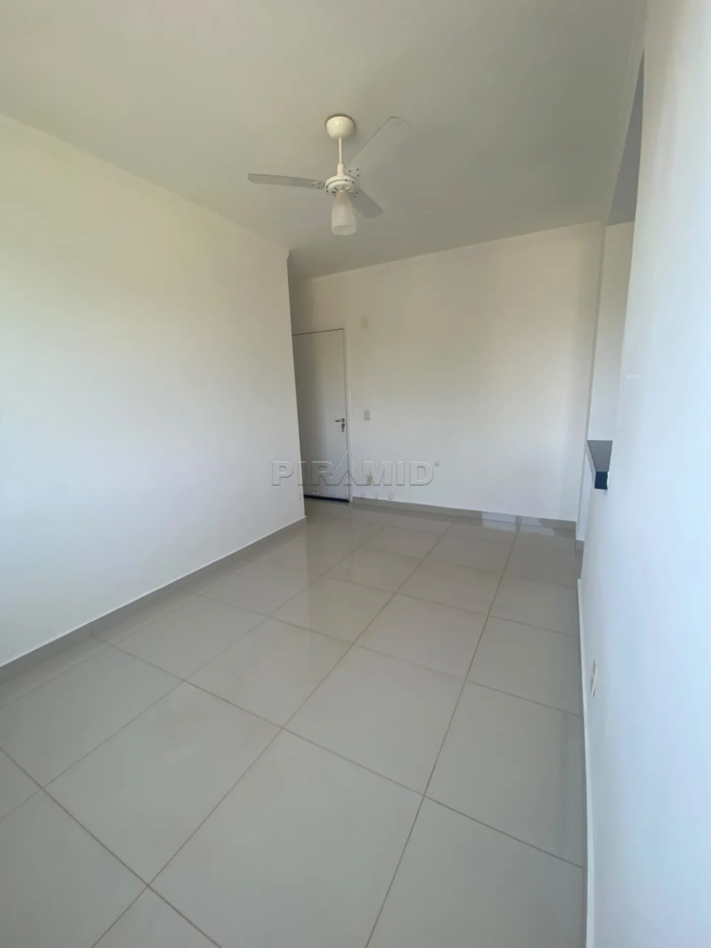 Alugar Apartamento / Padr&atilde;o em Ribeir&atilde;o Preto R$ 1.500,00 - Foto 1