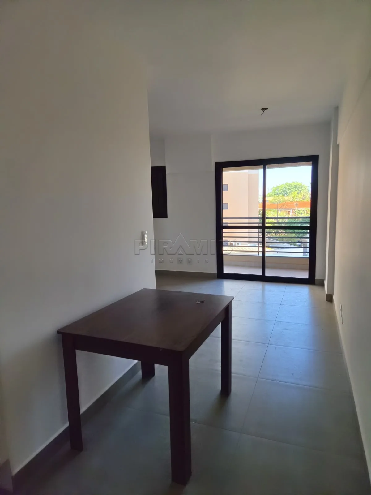 Alugar Apartamento / Padr&atilde;o em Ribeir&atilde;o Preto R$ 2.000,00 - Foto 1