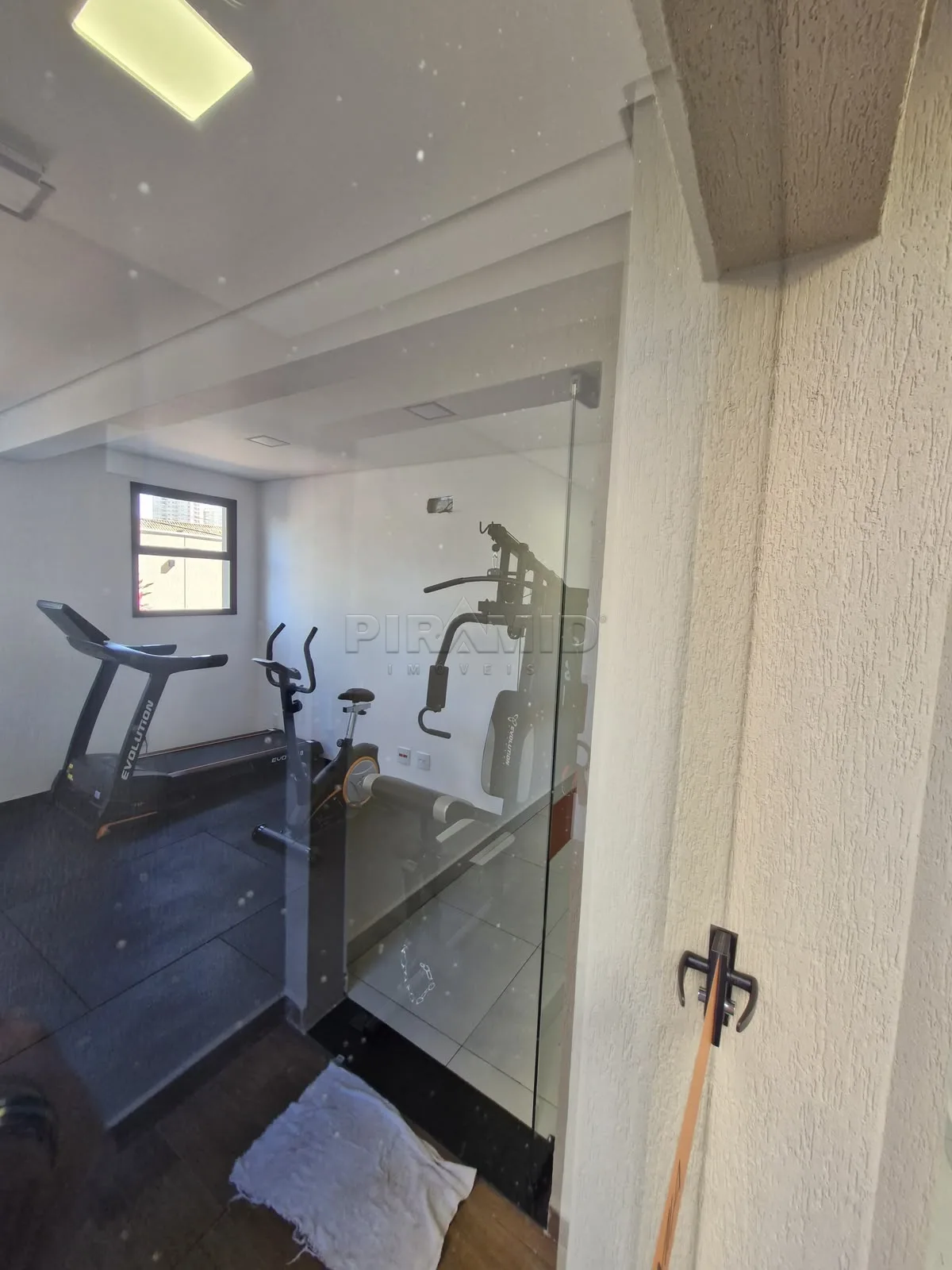 Alugar Apartamento / Padr&atilde;o em Ribeir&atilde;o Preto R$ 2.000,00 - Foto 2