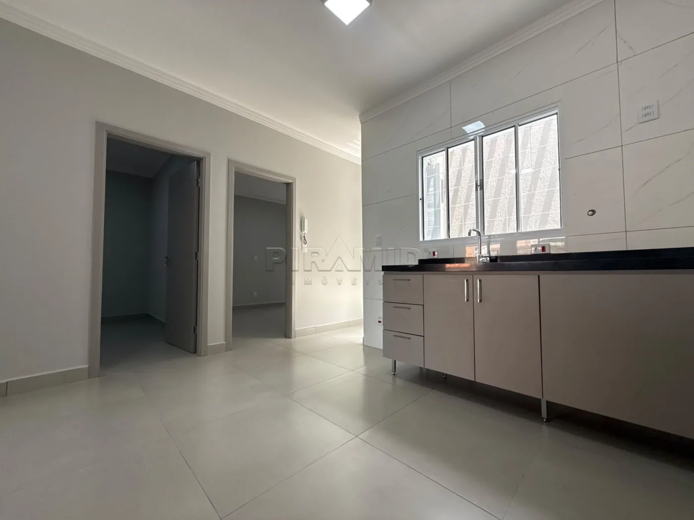 Alugar Casa / Padr&atilde;o em Ribeir&atilde;o Preto R$ 2.000,00 - Foto 8