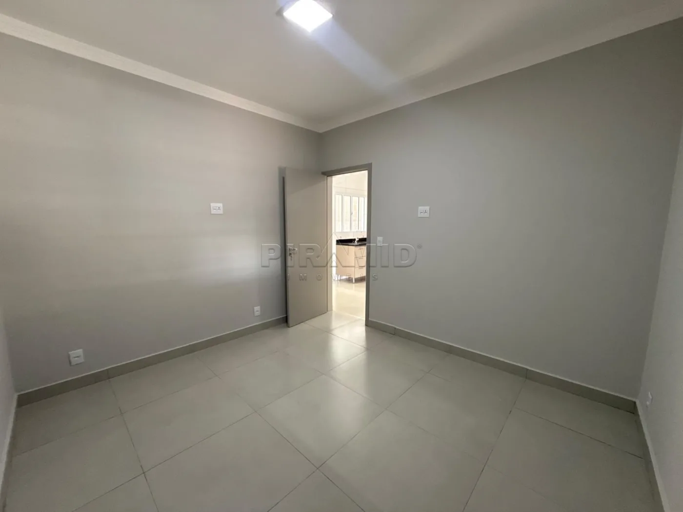 Alugar Casa / Padr&atilde;o em Ribeir&atilde;o Preto R$ 2.000,00 - Foto 13