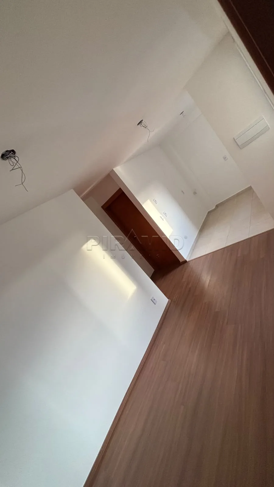 Alugar Apartamento / Padr&atilde;o em Ribeir&atilde;o Preto R$ 900,00 - Foto 2