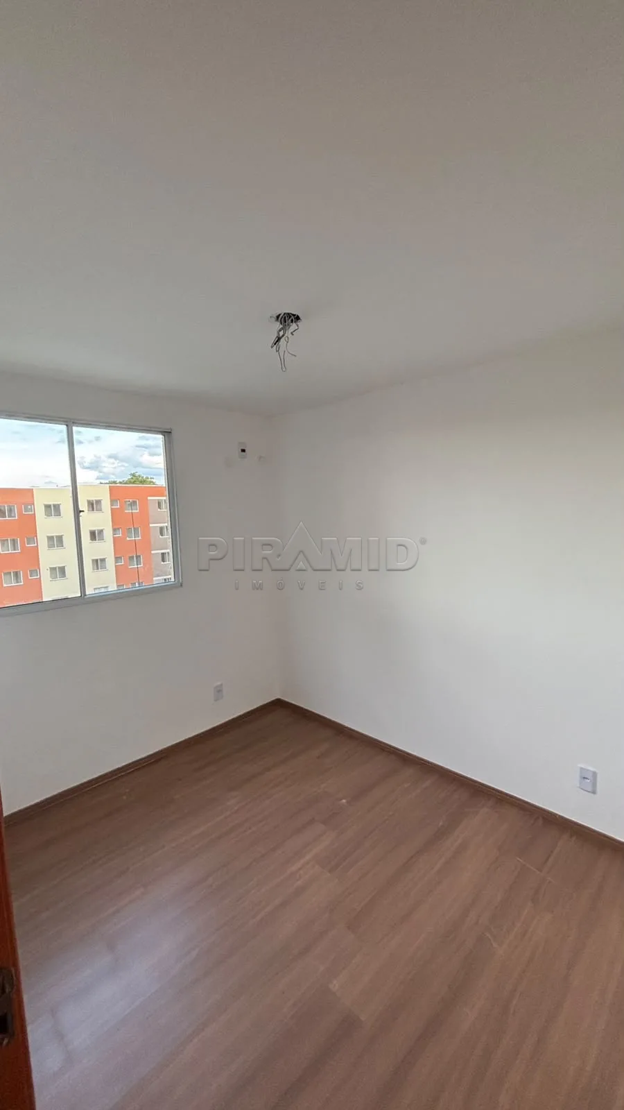 Alugar Apartamento / Padr&atilde;o em Ribeir&atilde;o Preto R$ 900,00 - Foto 4
