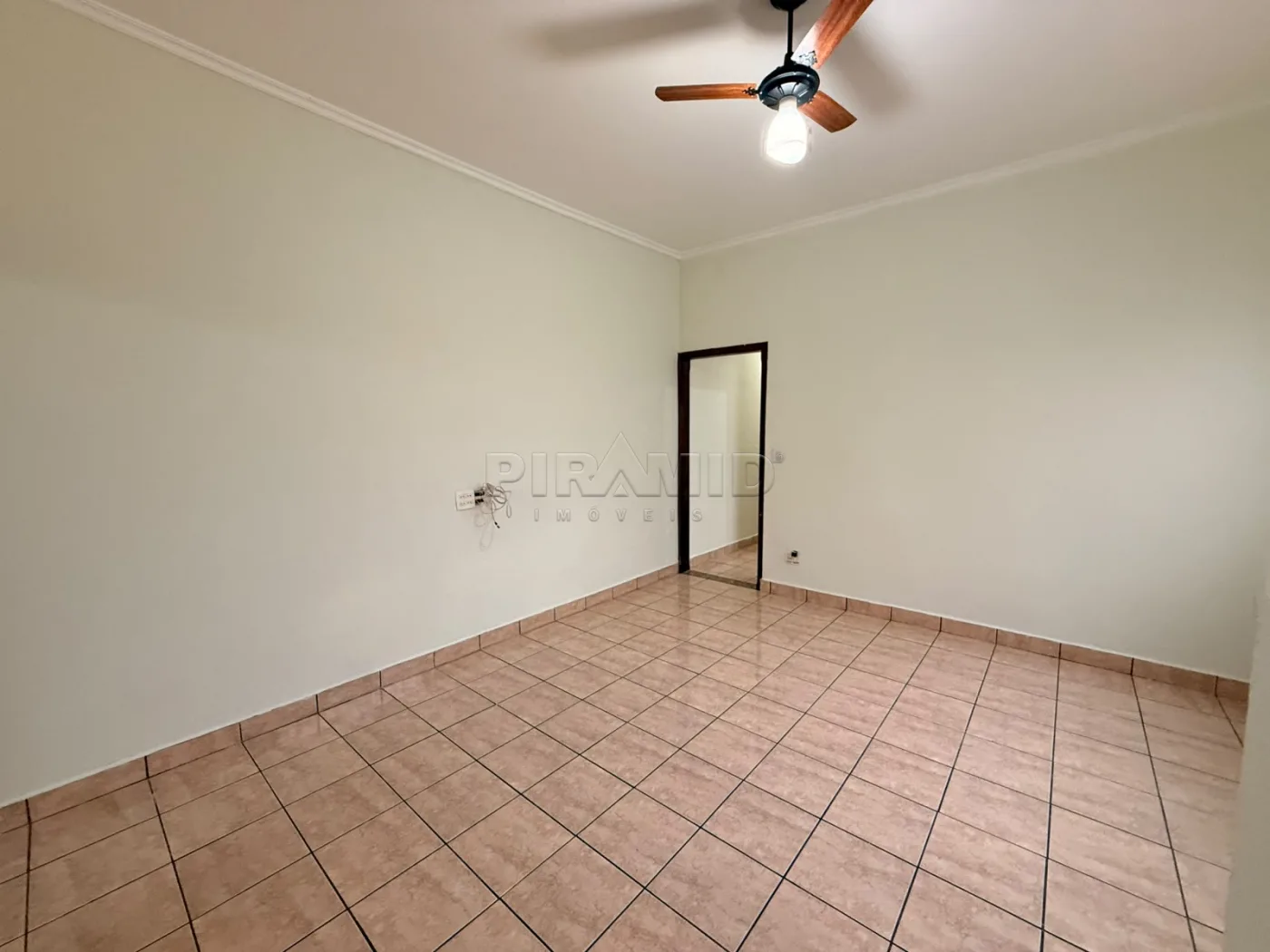 Comprar Casa / Padr&atilde;o em Ribeir&atilde;o Preto R$ 340.000,00 - Foto 2