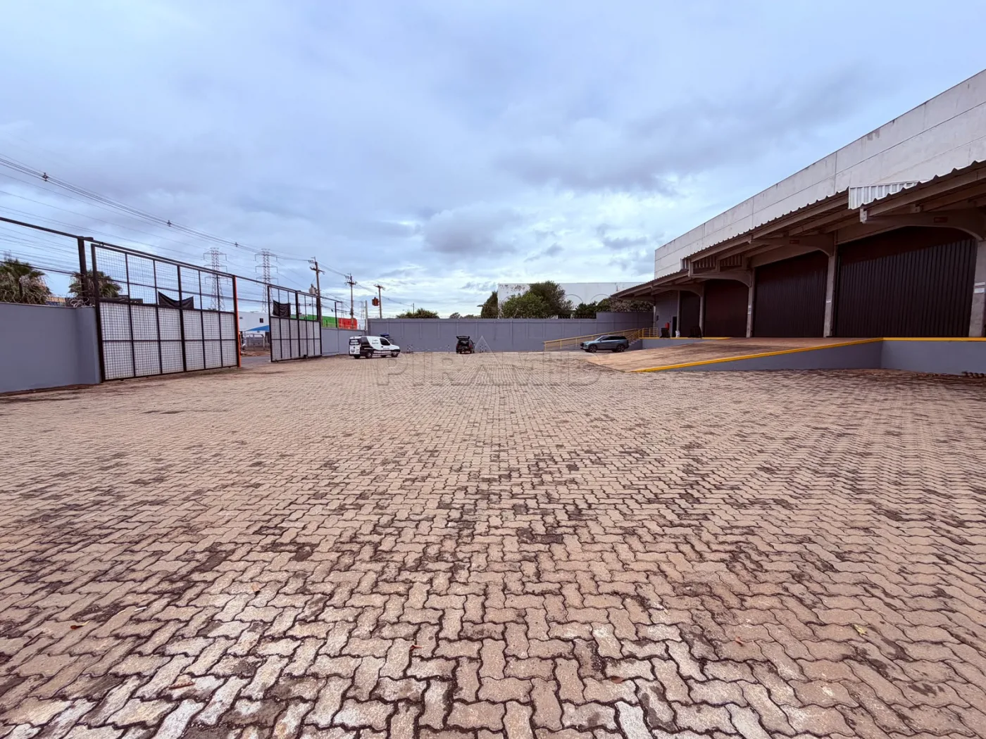 Alugar Comercial / Galp&atilde;o  Barrac&atilde;o em Ribeir&atilde;o Preto R$ 81.000,00 - Foto 3