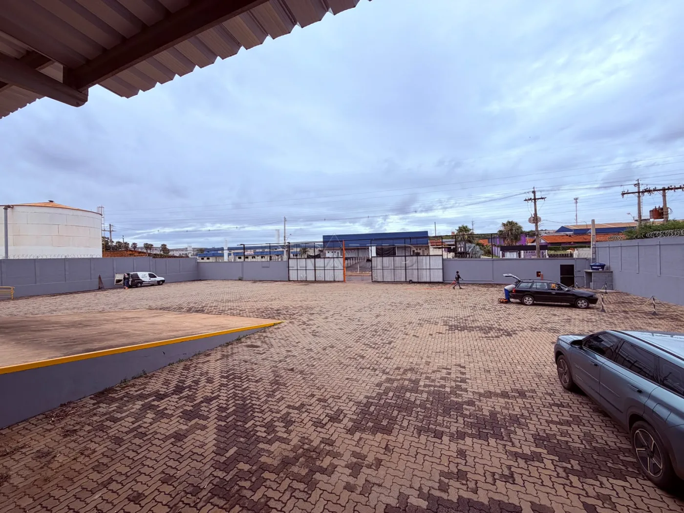 Alugar Comercial / Galp&atilde;o  Barrac&atilde;o em Ribeir&atilde;o Preto R$ 81.000,00 - Foto 5