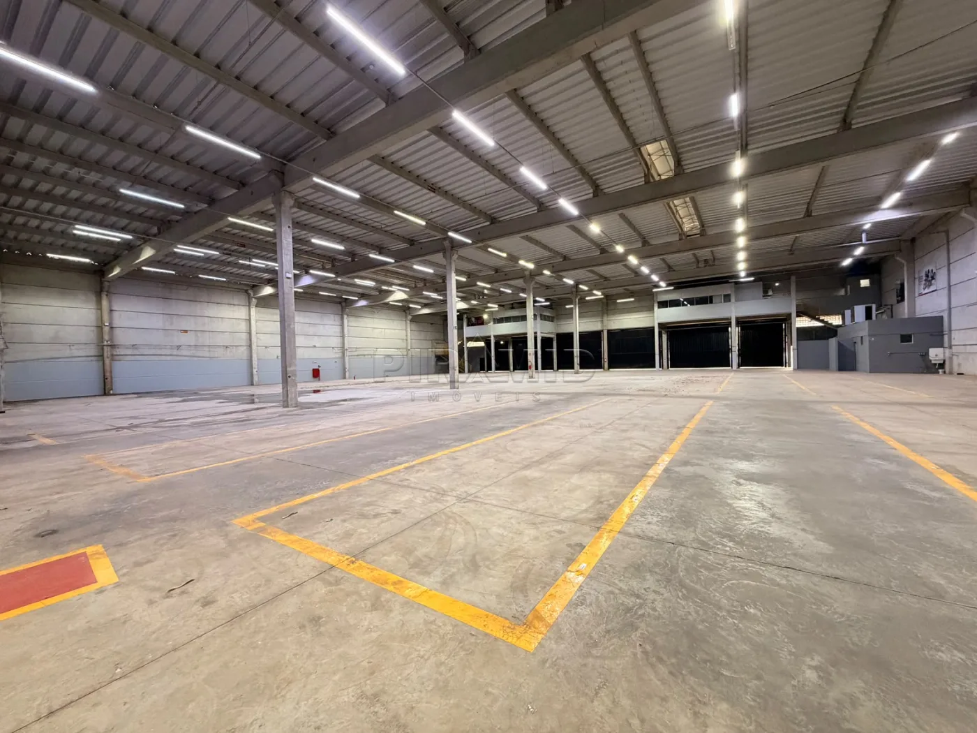 Alugar Comercial / Galp&atilde;o  Barrac&atilde;o em Ribeir&atilde;o Preto R$ 81.000,00 - Foto 1