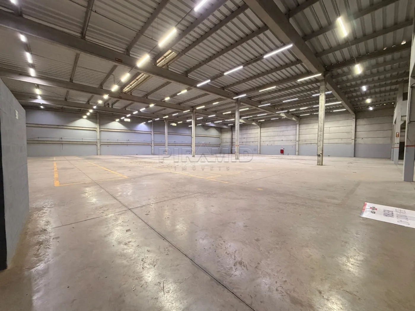 Alugar Comercial / Galp&atilde;o  Barrac&atilde;o em Ribeir&atilde;o Preto R$ 81.000,00 - Foto 13
