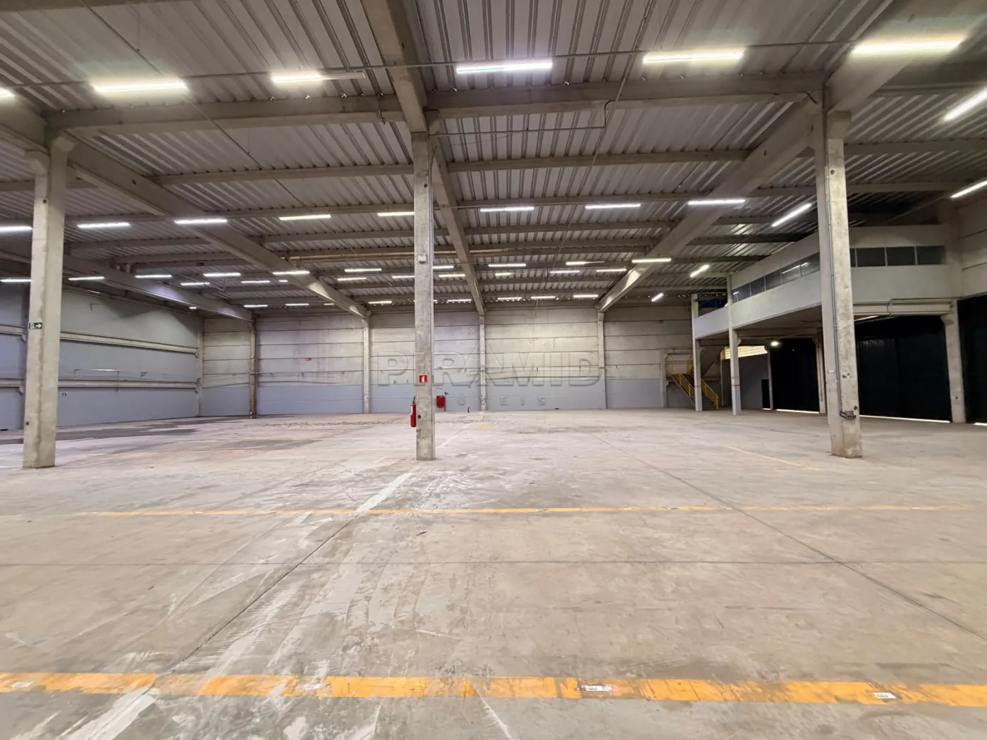 Alugar Comercial / Galp&atilde;o  Barrac&atilde;o em Ribeir&atilde;o Preto R$ 81.000,00 - Foto 9