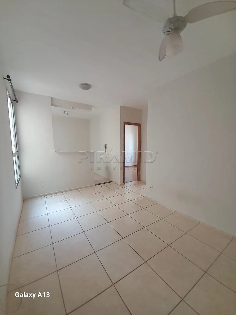 Alugar Apartamento / Padr&atilde;o em Ribeir&atilde;o Preto R$ 850,00 - Foto 2