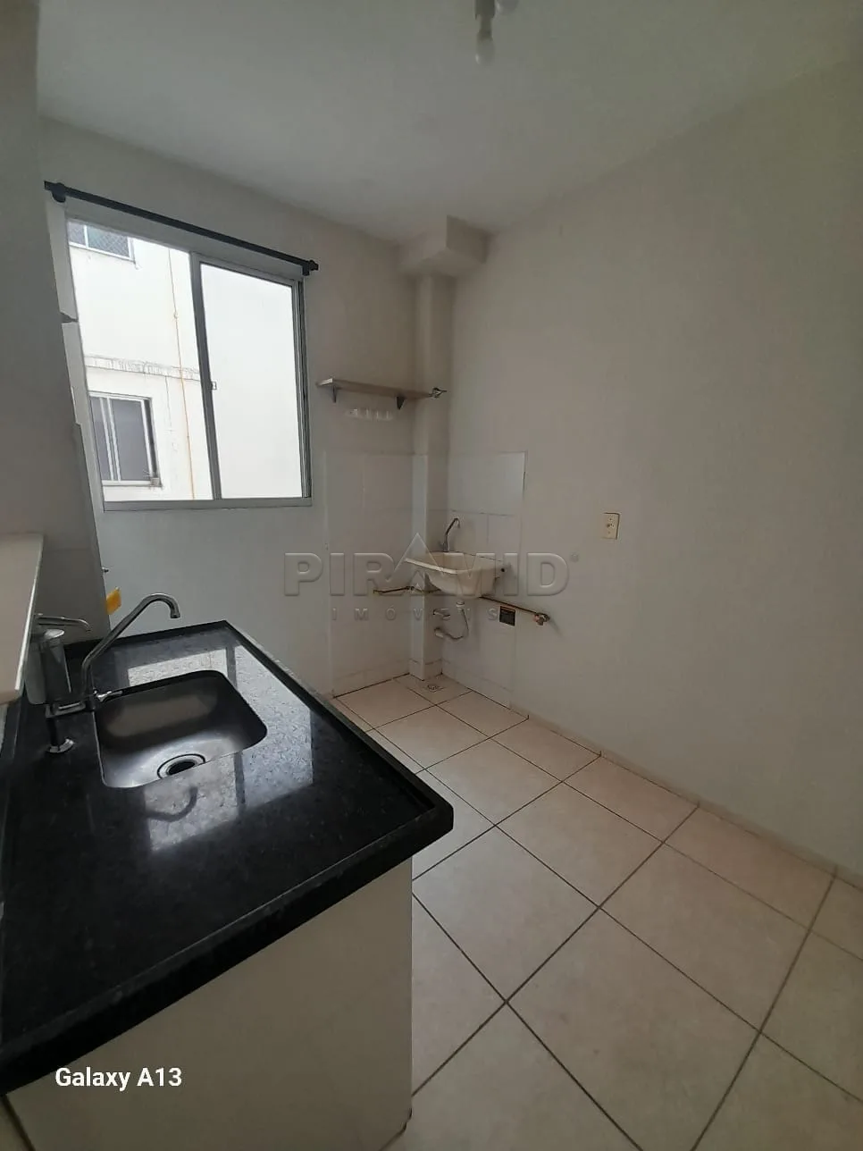Alugar Apartamento / Padr&atilde;o em Ribeir&atilde;o Preto R$ 850,00 - Foto 5