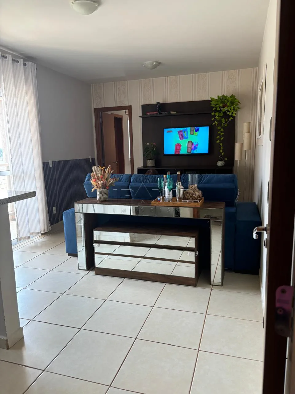 Alugar Apartamento / Padr&atilde;o em Ribeir&atilde;o Preto R$ 2.100,00 - Foto 3