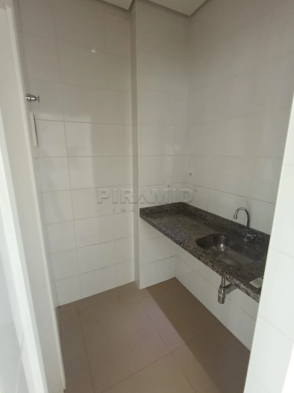 Alugar Comercial / Sala em Ribeir&atilde;o Preto R$ 2.500,00 - Foto 6