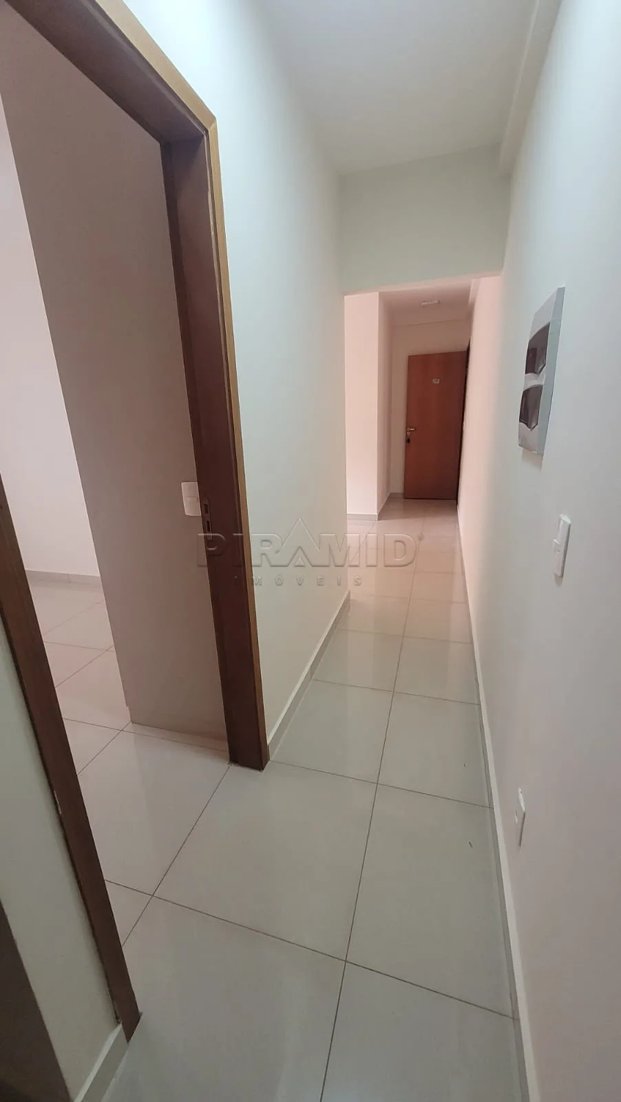 Alugar Apartamento / Padr&atilde;o em Ribeir&atilde;o Preto R$ 1.800,00 - Foto 3
