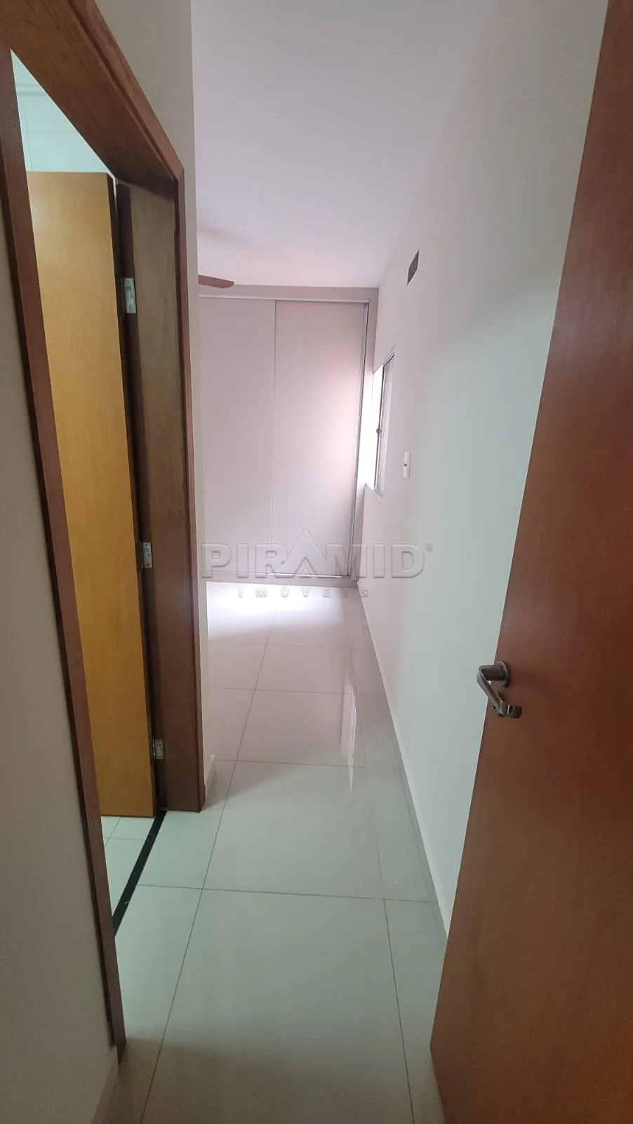 Alugar Apartamento / Padr&atilde;o em Ribeir&atilde;o Preto R$ 1.800,00 - Foto 4