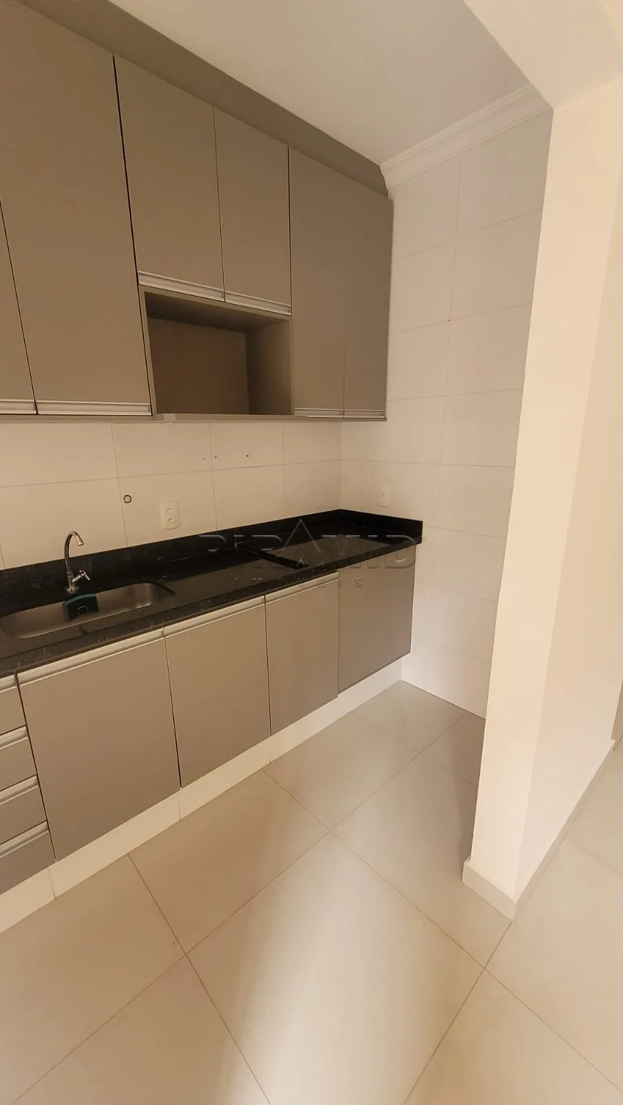 Alugar Apartamento / Padr&atilde;o em Ribeir&atilde;o Preto R$ 1.800,00 - Foto 11