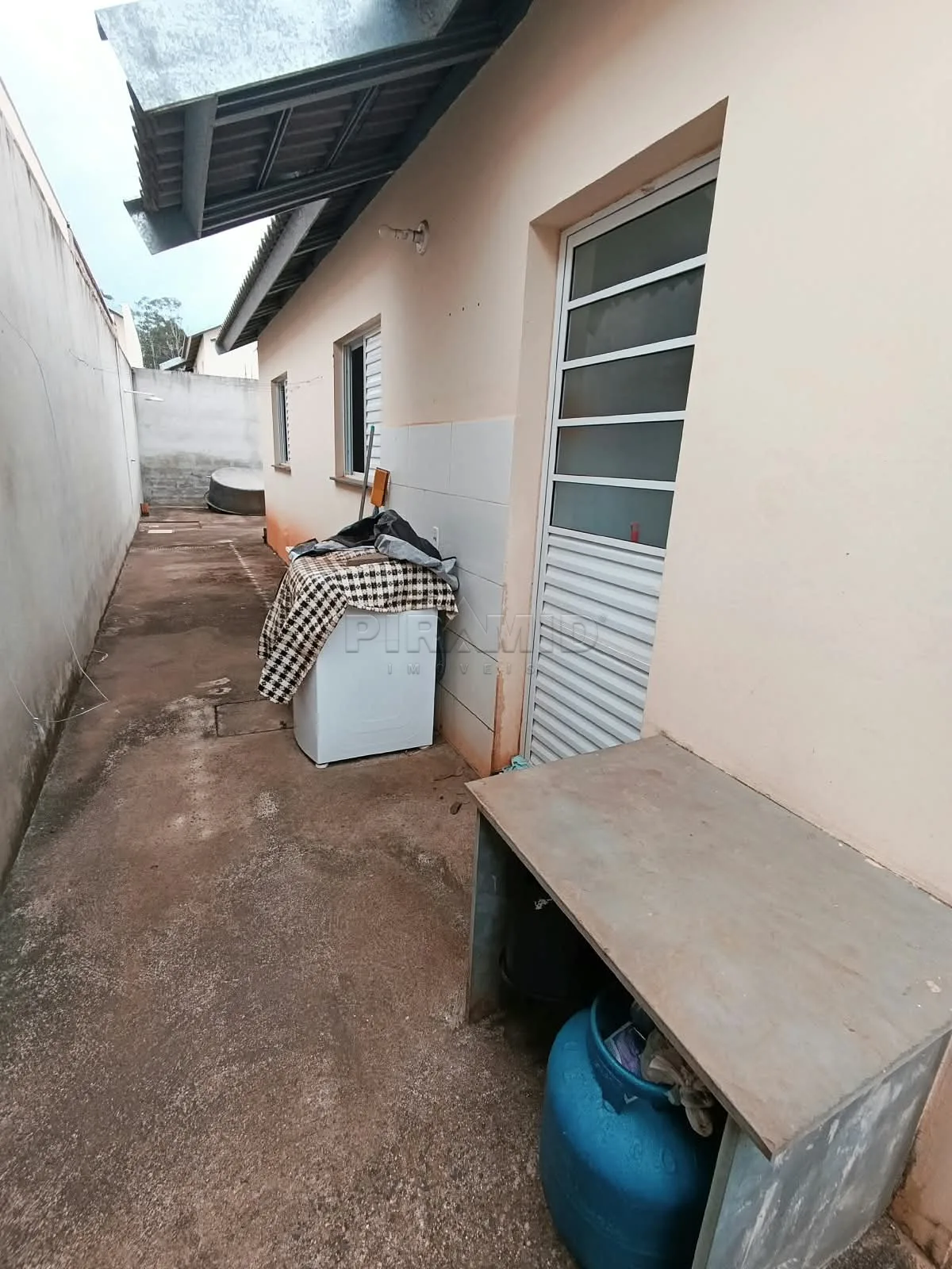 Alugar Casa / Padr&atilde;o em Ribeir&atilde;o Preto R$ 1.100,00 - Foto 3