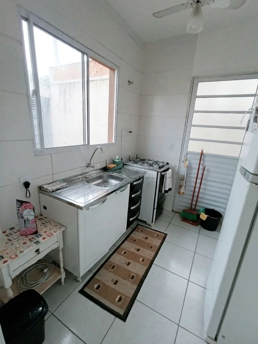 Alugar Casa / Padr&atilde;o em Ribeir&atilde;o Preto R$ 1.100,00 - Foto 4