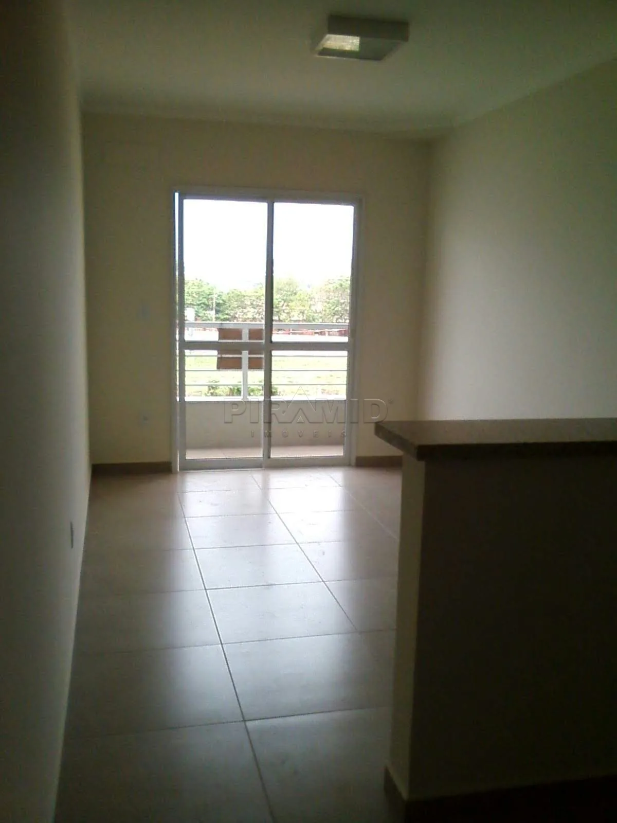 Alugar Apartamento / Padr&atilde;o em Ribeir&atilde;o Preto R$ 1.550,00 - Foto 3