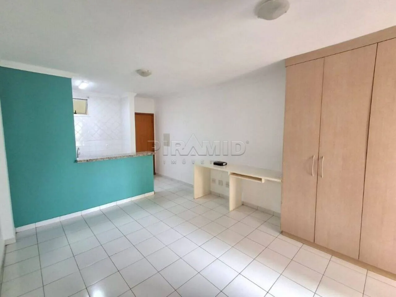 Alugar Apartamento / Kitchnet em Ribeir&atilde;o Preto R$ 1.000,00 - Foto 1