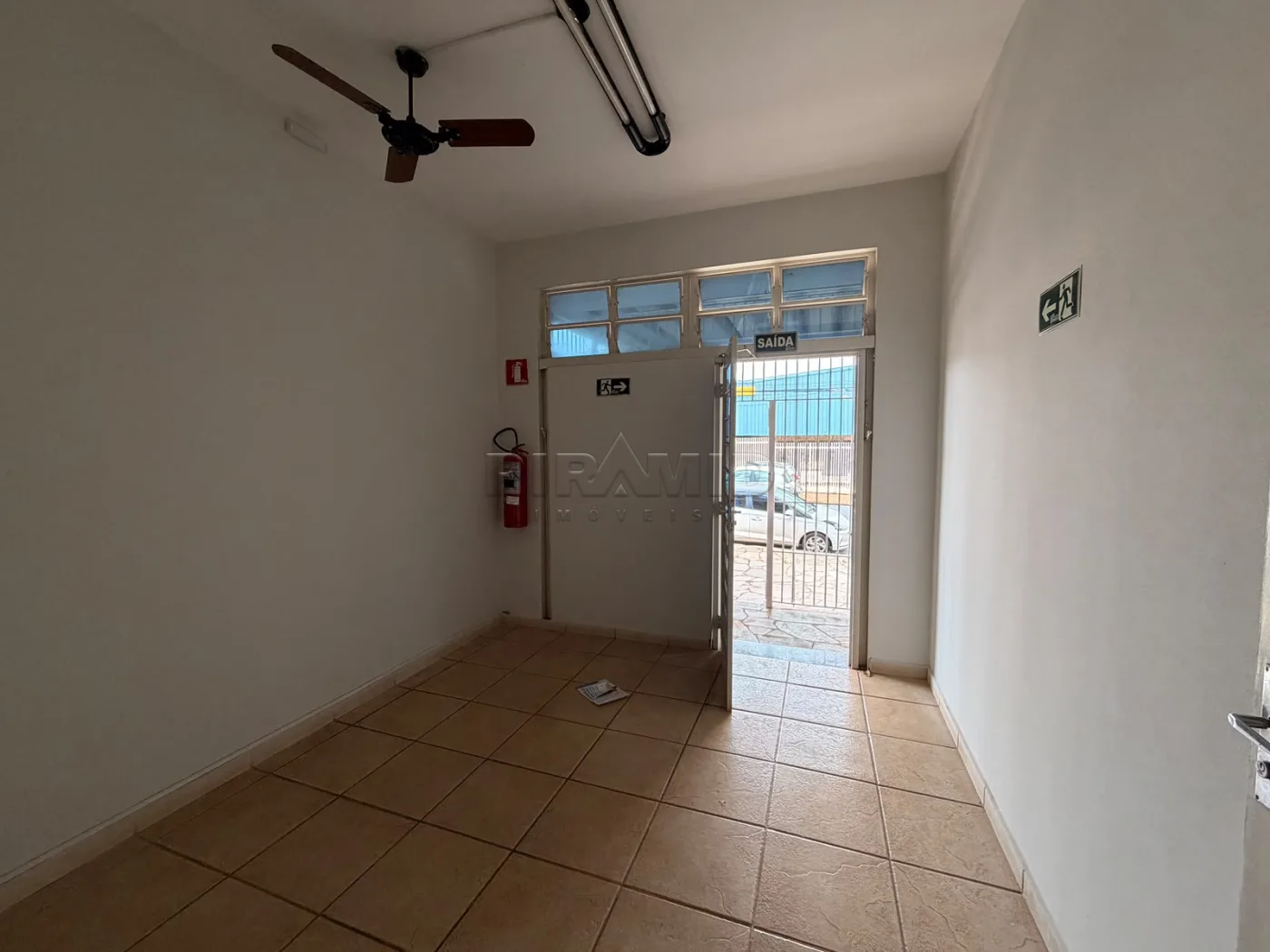 Alugar Comercial / Galp&atilde;o  Barrac&atilde;o em Ribeir&atilde;o Preto R$ 30.000,00 - Foto 1