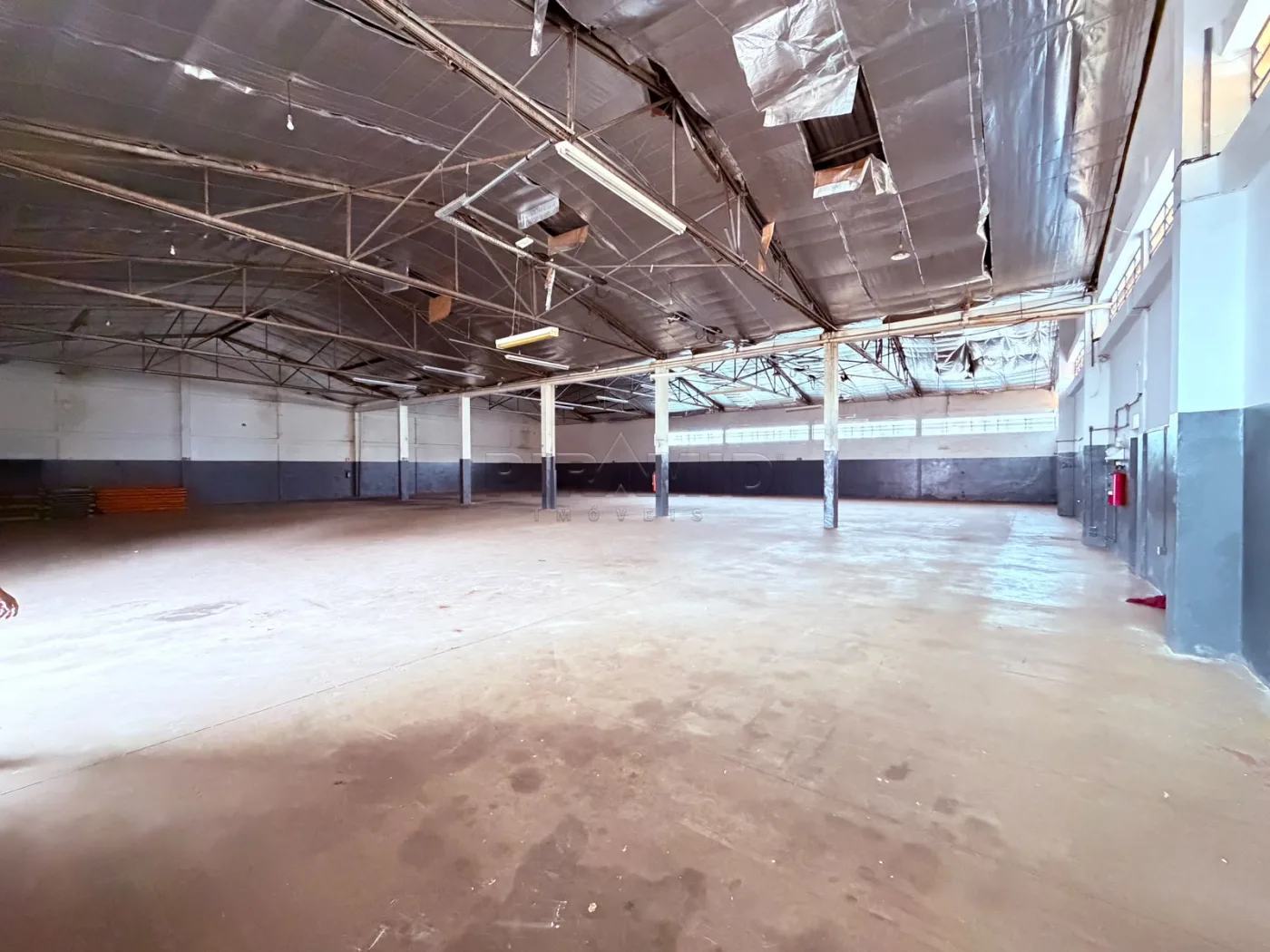 Alugar Comercial / Galp&atilde;o  Barrac&atilde;o em Ribeir&atilde;o Preto R$ 30.000,00 - Foto 8