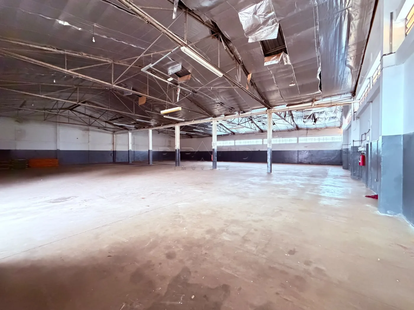 Alugar Comercial / Galp&atilde;o  Barrac&atilde;o em Ribeir&atilde;o Preto R$ 30.000,00 - Foto 9