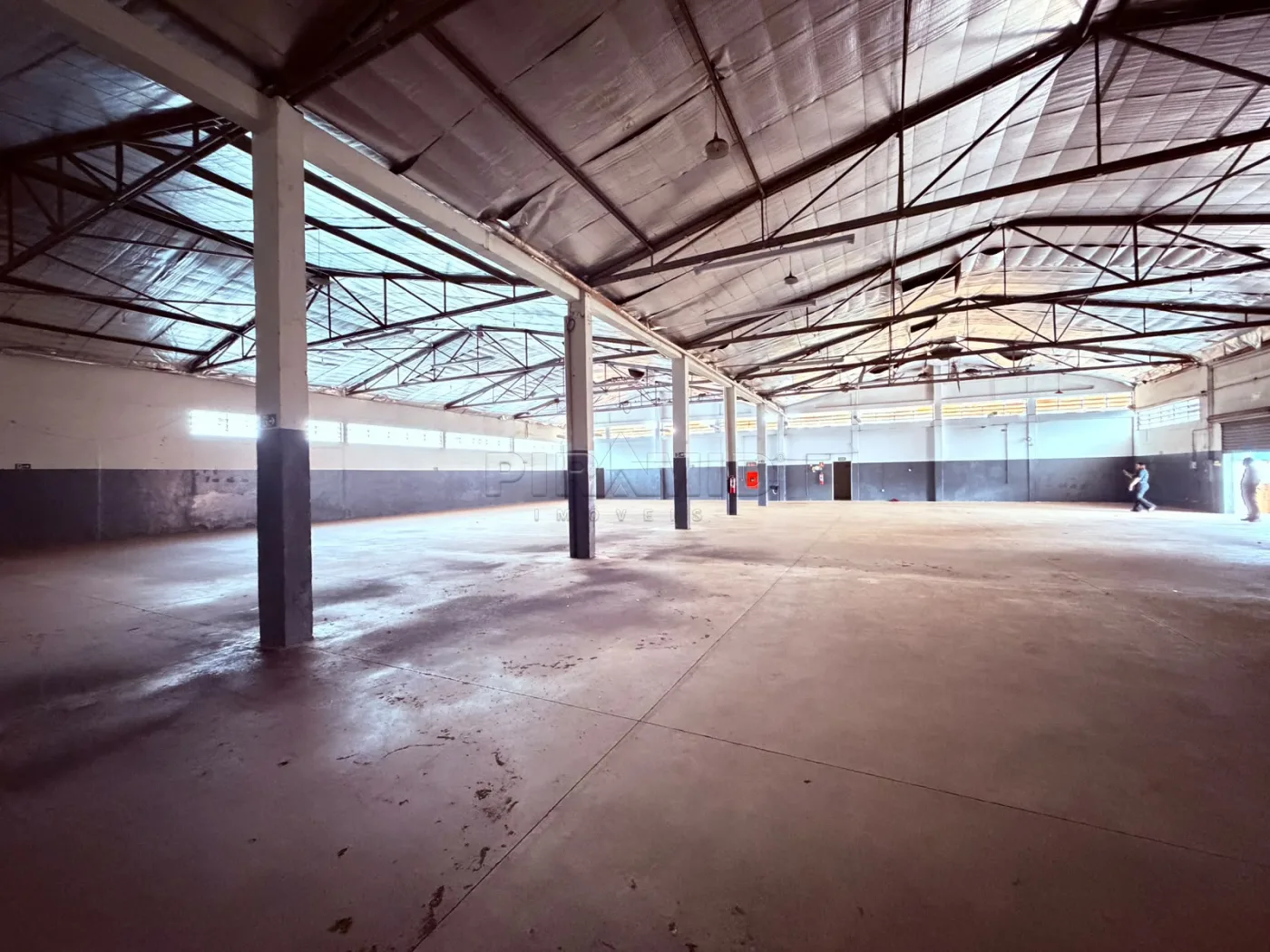 Alugar Comercial / Galp&atilde;o  Barrac&atilde;o em Ribeir&atilde;o Preto R$ 30.000,00 - Foto 10