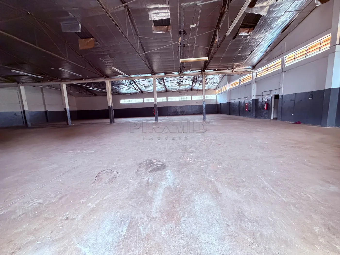 Alugar Comercial / Galp&atilde;o  Barrac&atilde;o em Ribeir&atilde;o Preto R$ 30.000,00 - Foto 11