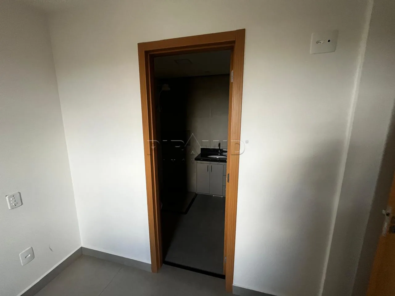 Alugar Apartamento / Padr&atilde;o em Ribeir&atilde;o Preto R$ 3.300,00 - Foto 8