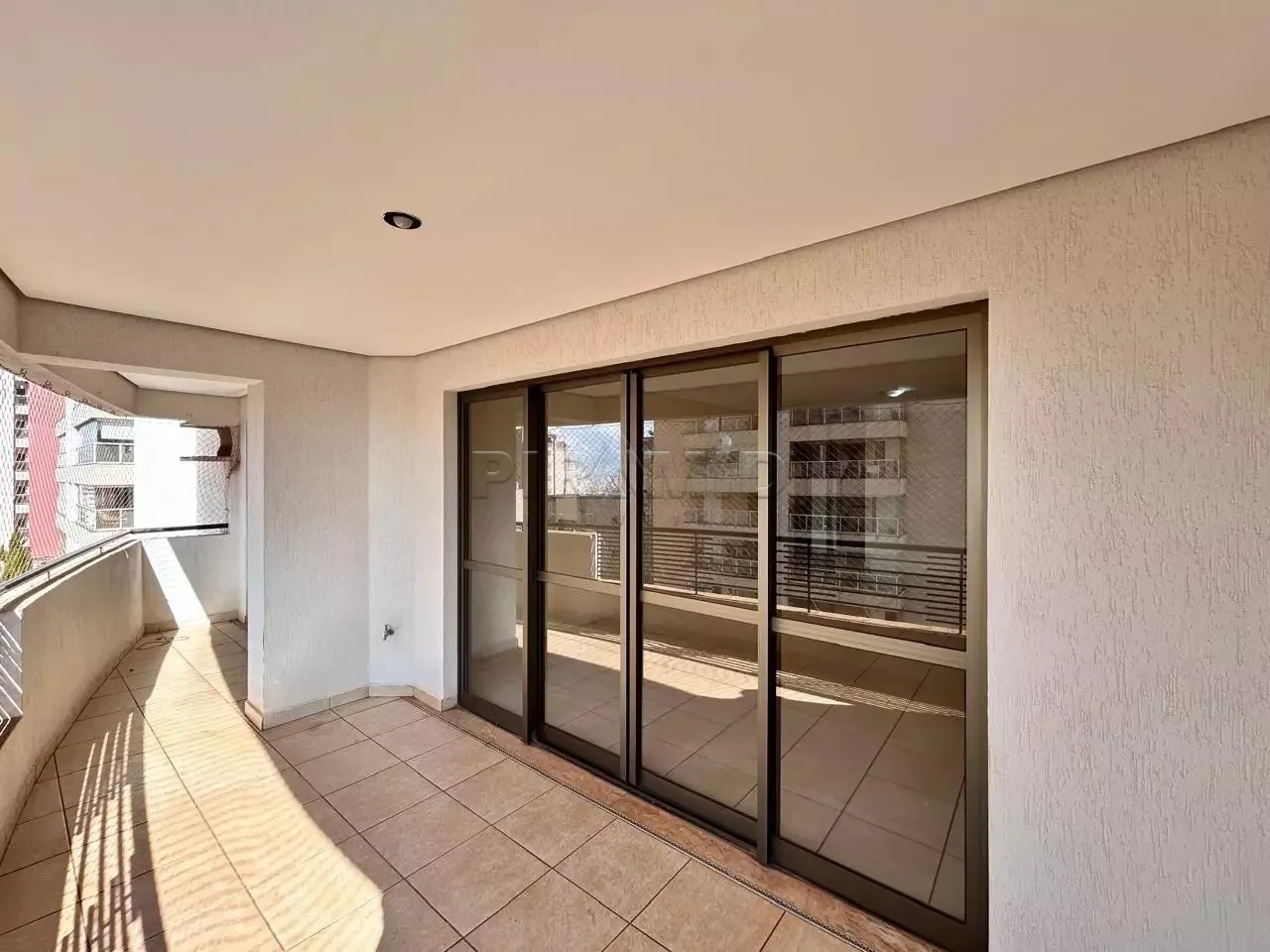 Alugar Apartamento / Padr&atilde;o em Ribeir&atilde;o Preto R$ 2.200,00 - Foto 5