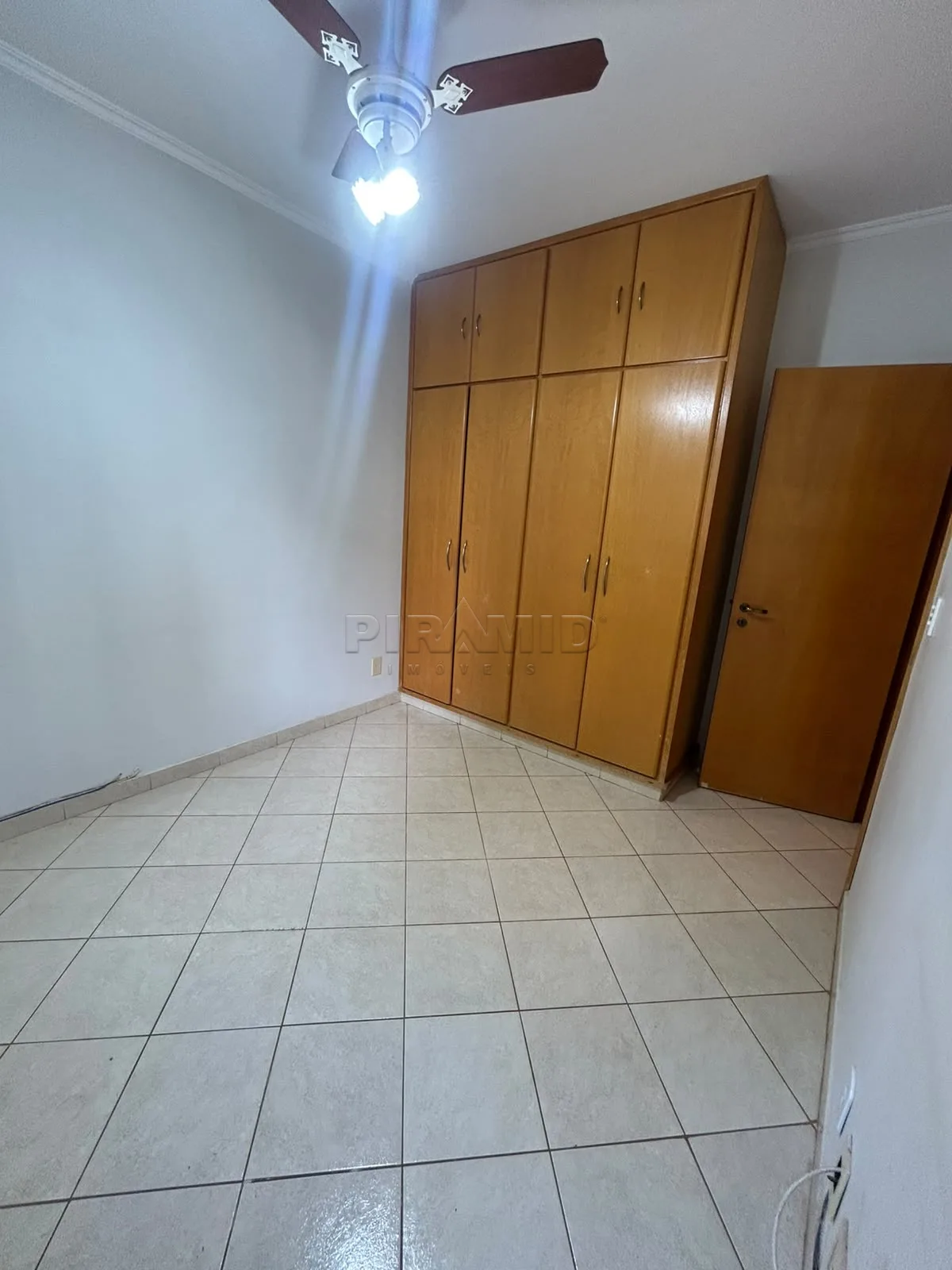 Alugar Apartamento / Padr&atilde;o em Ribeir&atilde;o Preto R$ 2.400,00 - Foto 9