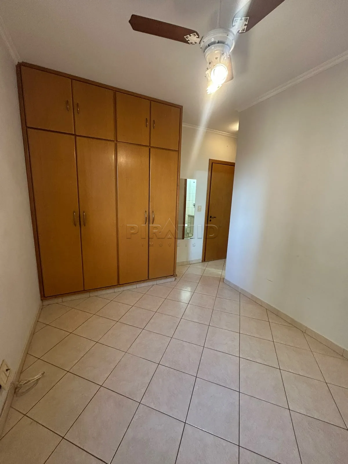 Alugar Apartamento / Padr&atilde;o em Ribeir&atilde;o Preto R$ 2.400,00 - Foto 16